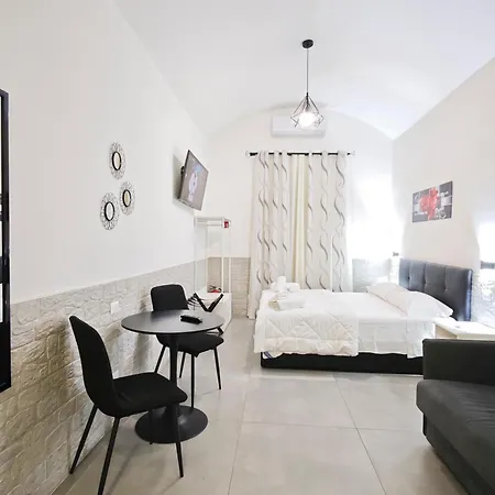 Giglio Rosso Bed & Breakfast 3*